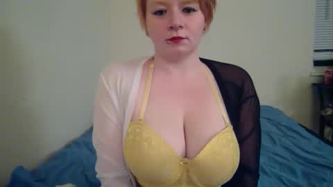 Snapshot of faedream_ chatting on 01.12.25 faedream_ online show from 01.12.25