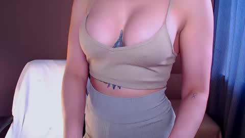 Elli  online show from 09.19.25