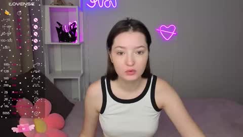 Snapshot of fairy_m00n chatting on 10.13.25 Kate online show from 10.13.25