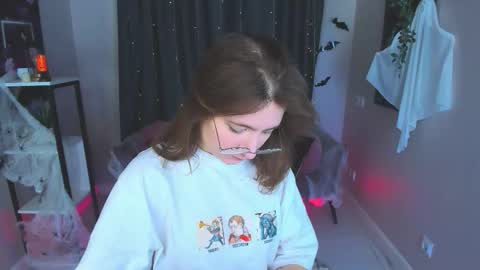 Snapshot of fairy_tara chatting on 10.23.25 Tara online show from 10.23.25