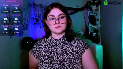 Snapshot of fairy_viola chatting on 10.30.25 Viola online show from 10.30.25