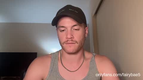 Snapshot of fairybae5 chatting on 10.06.25 Travis online show from 10.06.25