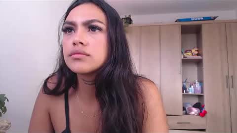 Snapshot of fairylatin chatting on 12.22.24 fairylatin online show from 12.22.24