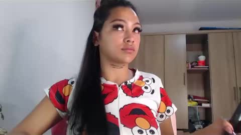 Snapshot of fairylatin chatting on 01.11.25 fairylatin online show from 01.11.25