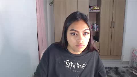 Snapshot of fairylatin chatting on 01.23.25 fairylatin online show from 01.23.25