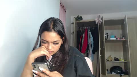 Snapshot of fairylatin chatting on 01.26.25 fairylatin online show from 01.26.25