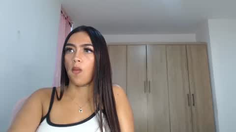 Snapshot of fairylatin chatting on 01.30.25 fairylatin online show from 01.30.25