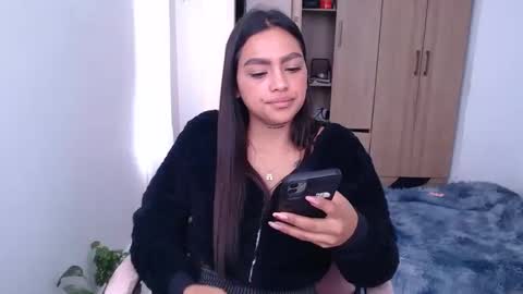 Snapshot of fairylatin chatting on 03.05.25 fairylatin online show from 03.05.25