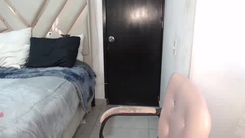 Snapshot of fairylatin chatting on 09.26.25 fairylatin online show from 09.26.25