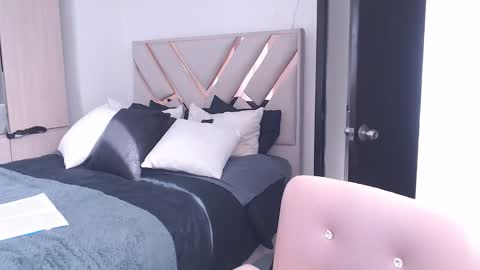 Snapshot of fairylatin chatting on 10.16.25 fairylatin online show from 10.16.25