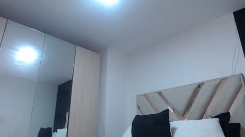 Snapshot of fairylatin chatting on 10.20.25 fairylatin online show from 10.20.25