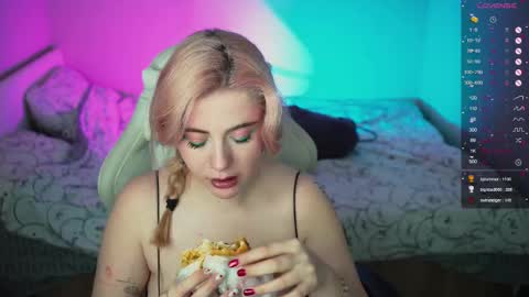 Snapshot of fairyvi chatting on 03.12.25 Vi online show from 03.12.25