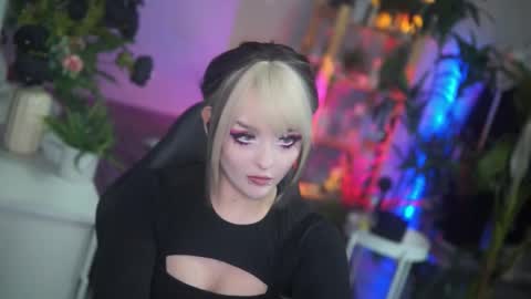 Snapshot of faith_chan chatting on 10.08.25 faith_chan online show from 10.08.25