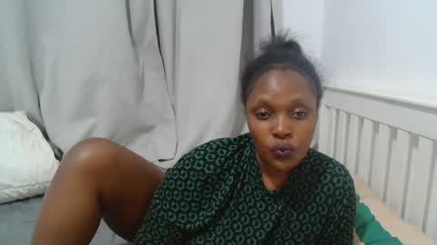 Snapshot of faithokoyo480 chatting on 04.13.26 raysa4421 online show from 04.13.26