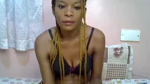 faizah_ online show from 03.25.26