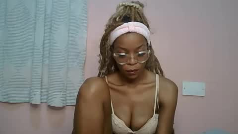 faizah_ online show from 05.25.26