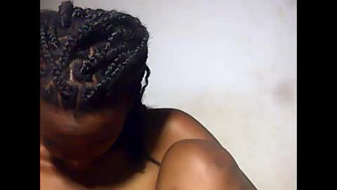 falielyse online show from 09.29.25