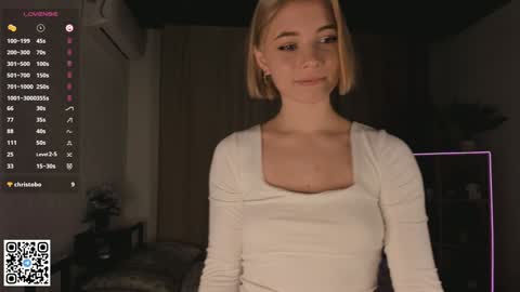 Snapshot of falinegelling chatting on 01.17.25 Emilia online show from 01.17.25