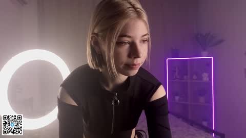 Snapshot of falinegelling chatting on 02.02.25 Emilia online show from 02.02.25