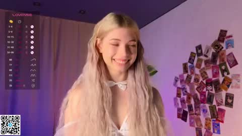 Snapshot of falinegelling chatting on 02.21.25 Emilia online show from 02.21.25