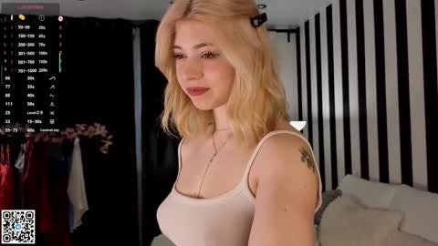 Snapshot of falinegelling chatting on 11.04.25 Emilia online show from 11.04.25