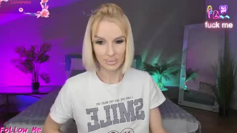 Snapshot of fallen1_angel chatting on 07.23.26 Lana online show from 07.23.26