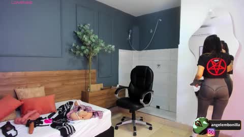 Megan    630  1330 -5 online show from 11.20.25