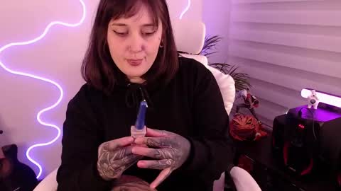 Snapshot of fallenag__ chatting on 10.03.25 OF fallenag 1 online show from 10.03.25