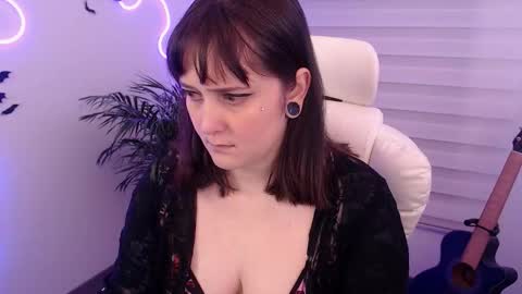 Snapshot of fallenag__ chatting on 11.21.25 OF fallenag 1 online show from 11.21.25