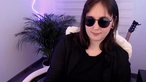 Snapshot of fallenag__ chatting on 12.03.25 OF fallenag 1 online show from 12.03.25