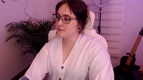 Snapshot of fallenag__ chatting on 12.21.25 OF fallenag 1 online show from 12.21.25