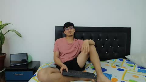 Snapshot of fallgays chatting on 02.02.26 FallGays online show from 02.02.26