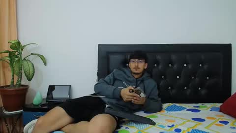 Snapshot of fallgays chatting on 02.18.26 FallGays online show from 02.18.26