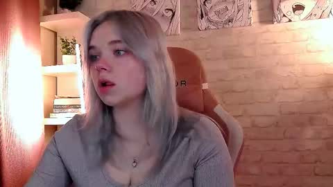 Snapshot of fancybella chatting on 10.05.25 Bella online show from 10.05.25