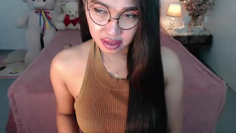 Layla online show from 02.05.25
