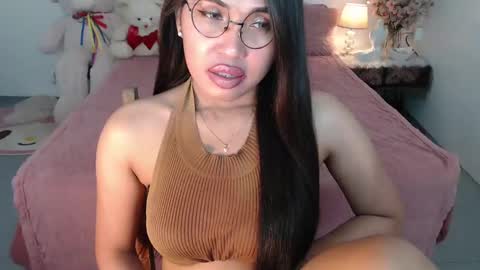 Layla online show from 02.06.25
