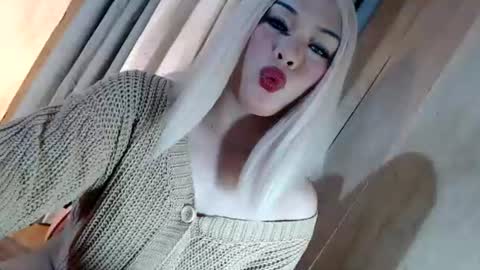 DANIELLA - DONT FORGET TO GIVE ME A THUMBSU UP online show from 06.14.26