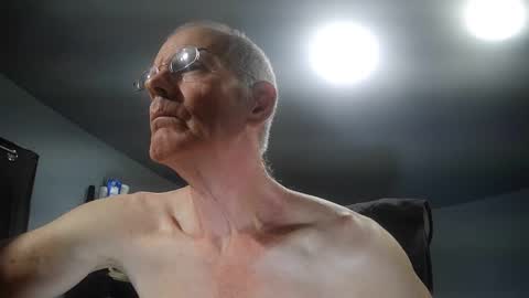 Snapshot of fantasyresort chatting on 10.09.25 fantasyresort online show from 10.09.25