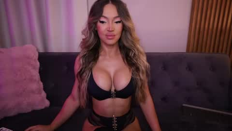 Snapshot of fantasystudiox chatting on 07.26.26 Carmina online show from 07.26.26