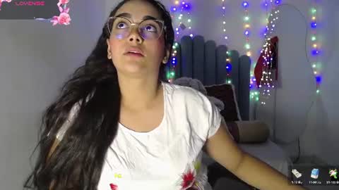 Snapshot of farah_samira chatting on 07.24.26 farah online show from 07.24.26