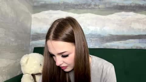 Snapshot of farahmantifel chatting on 11.14.25 Anna Scovich online show from 11.14.25