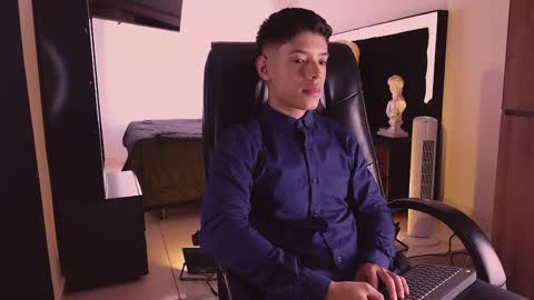 Snapshot of farid_jake_ chatting on 10.02.25 farid_jake_ online show from 10.02.25