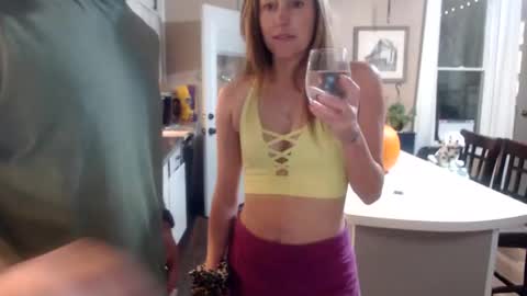 Snapshot of farmgirl__ chatting on 10.06.25 FarmGirl and Daddy online show from 10.06.25