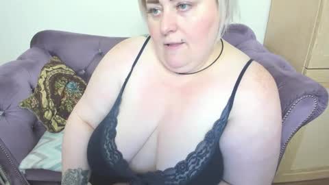 fashiona online show from 10.11.25