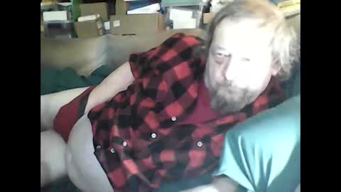 Snapshot of fasteddysex chatting on 10.25.25 HoneyCumJuice4U online show from 10.25.25