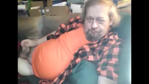 Snapshot of fasteddysex chatting on 10.31.25 HoneyCumJuice4U online show from 10.31.25