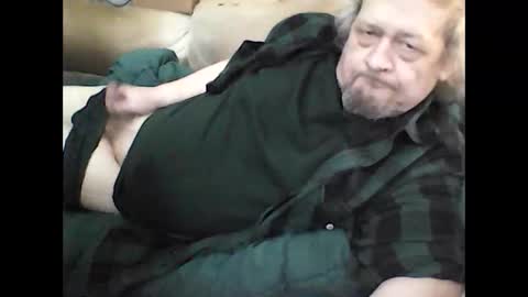 Snapshot of fasteddysex chatting on 04.23.26 HoneyCumJuice4U online show from 04.23.26