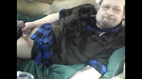 Snapshot of fasteddysex chatting on 04.28.26 HoneyCumJuice4U online show from 04.28.26