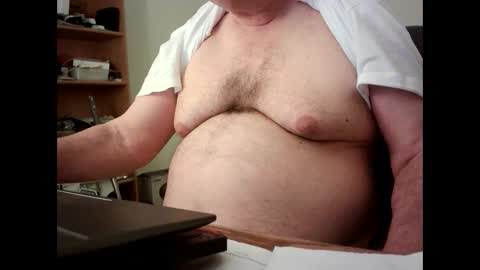 Snapshot of fatbellyitalian chatting on 09.28.25 fatbellyitalian online show from 09.28.25