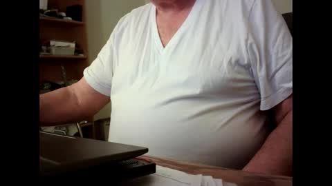 Snapshot of fatbellyitalian chatting on 09.29.25 fatbellyitalian online show from 09.29.25